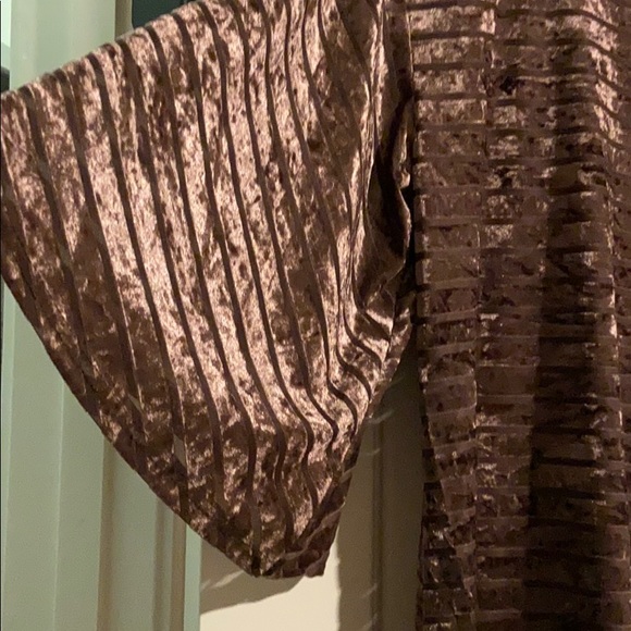 Shirt - Picture 2 of 3